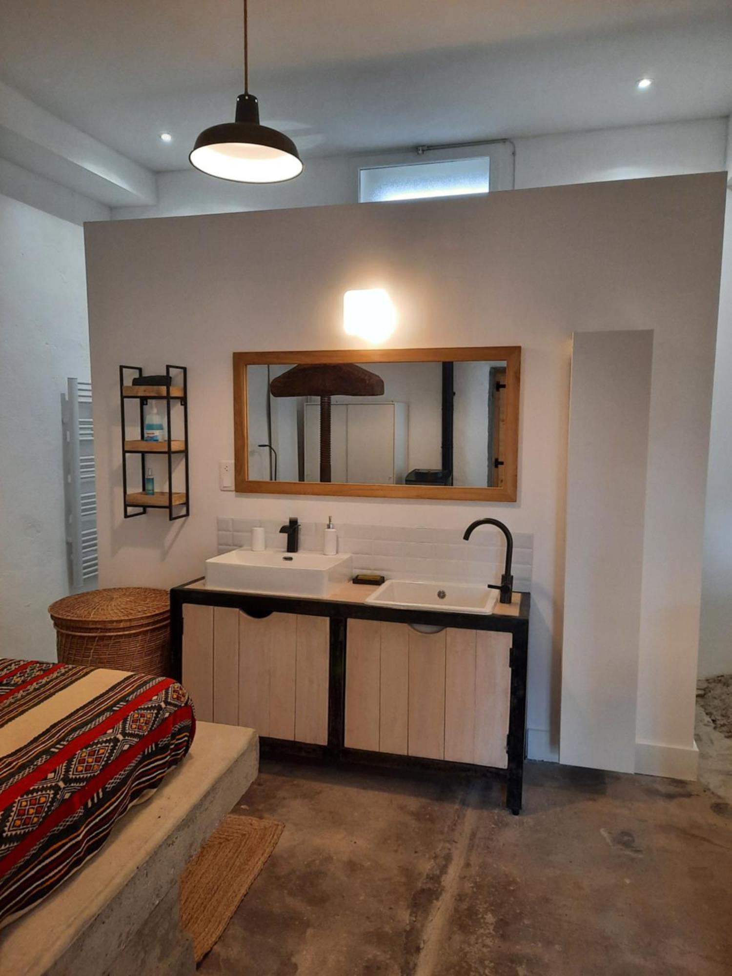 Dormir Au Pressoir Montagnieu  Ngoại thất bức ảnh